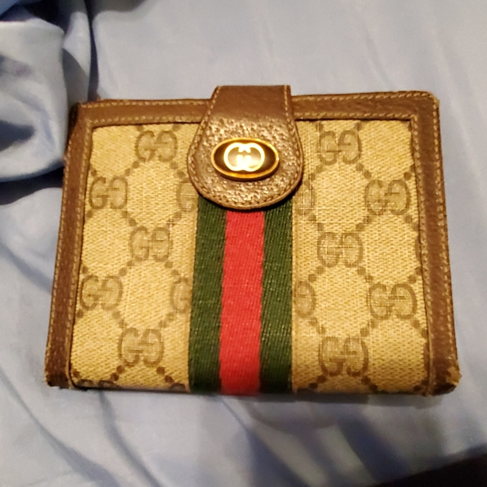 Womens Gucci accessory collection monogram wallet